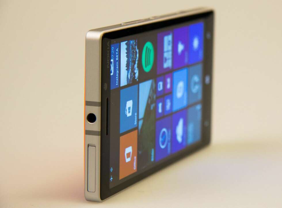 WINDOWS: Det er mange meninger om Windows Phone, men ting begynner å falle på plass. I tillegg får du mye ekstra på en Windows Phone, som Office og Here-navigasjon. WINDOWS: Det er mange meninger om Windows Phone, men ting begynner å falle på plass. I tillegg får du mye ekstra på en Windows Phone, som Office og Here-navigasjon.