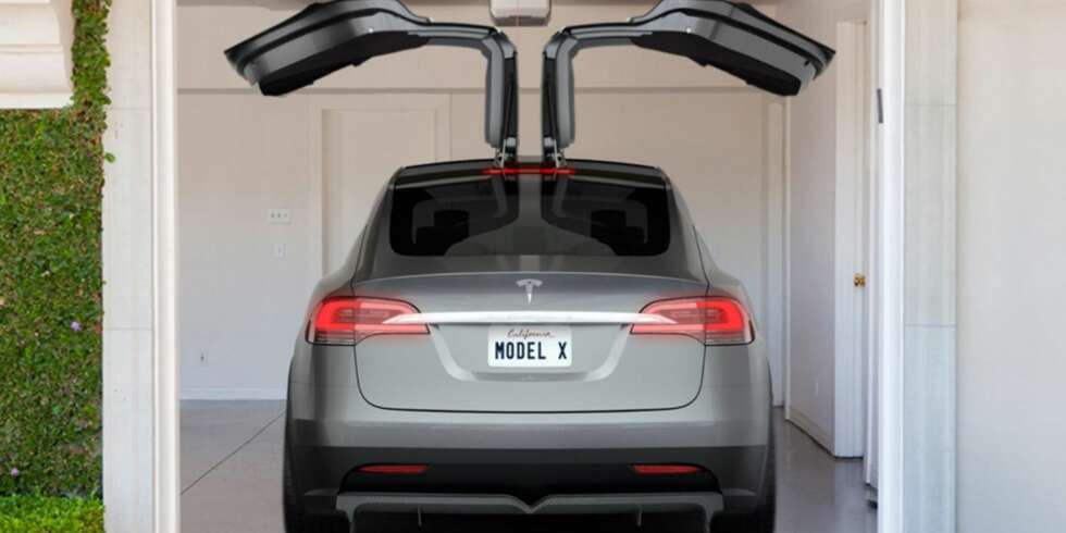 VINGER: Konseptutgaver av Model X har hatt vingedører. De blir med over til produksjonsutgaven. VINGER: Konseptutgaver av Model X har hatt vingedører. De blir med over til produksjonsutgaven.