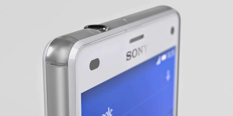 XPERIA Z3: Hils på Xperia Z3, Sonys nye toppmobil. Den er blitt tynnere enn noen av forgjengerne og den har fått en mer avrundet form. XPERIA Z3: Hils på Xperia Z3, Sonys nye toppmobil. Den er blitt tynnere enn noen av forgjengerne og den har fått en mer avrundet form.