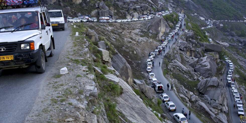 Du har ikke opplevd bilkø før du har kjørt Himalaya Highway. Du har ikke opplevd bilkø før du har kjørt Himalaya Highway.