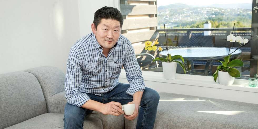 TAKKNEMLIG: Bjørn Egil Mogenstad har alltid følt seg heldig som fikk vokse opp i Norge. Det dukker fortsatt opp bilder fra tiden han tilbrakte på et barnehjem i Sør-Korea. TAKKNEMLIG: Bjørn Egil Mogenstad har alltid følt seg heldig som fikk vokse opp i Norge. Det dukker fortsatt opp bilder fra tiden han tilbrakte på et barnehjem i Sør-Korea.