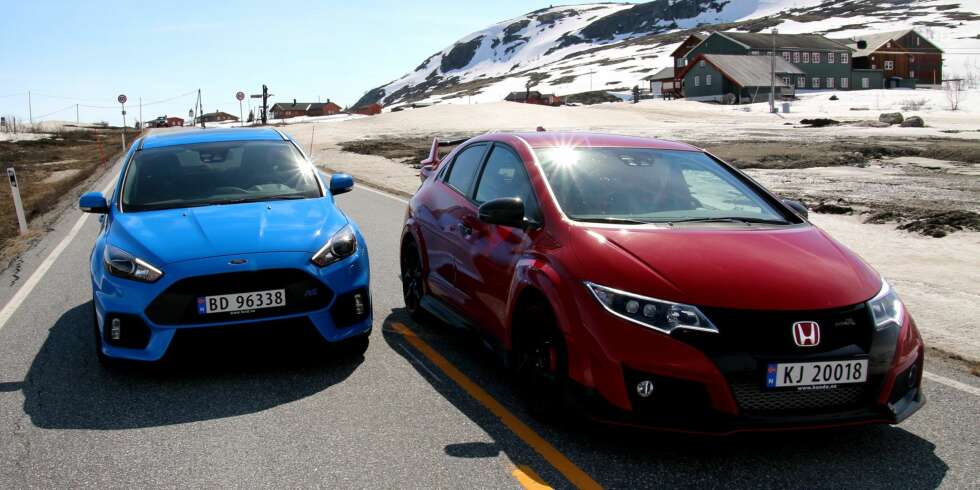 TØFF I TRYNET: Når du ser Focus RS alene, vil du aldri finne på å kalle den moderat. Men det blir den faktisk ved siden av Civic R. TØFF I TRYNET: Når du ser Focus RS alene, vil du aldri finne på å kalle den moderat. Men det blir den faktisk ved siden av Civic R.