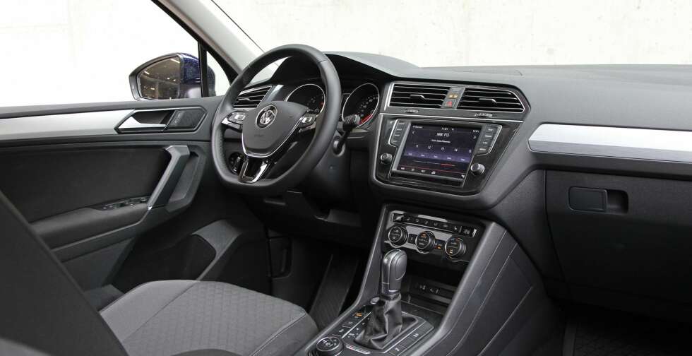 Veldig streit: En Tiguan med utstyrsgrad Businessline framstår som en Høyre-mann med dress fra Dressmann. Det er faktisk fint, det. Veldig streit: En Tiguan med utstyrsgrad Businessline framstår som en Høyre-mann med dress fra Dressmann. Det er faktisk fint, det.