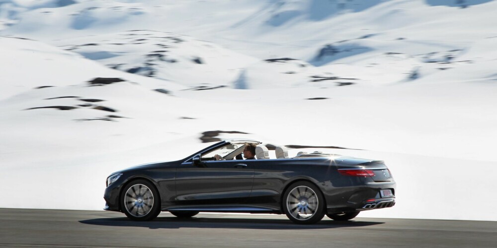 HELT TOPP: Fantastisk bil, fantastisk vær og et fantastisk sted. AMG S63 4Matic Cabriolet over Haukelifjell kan definitivt anbefales. HELT TOPP: Fantastisk bil, fantastisk vær og et fantastisk sted. AMG S63 4Matic Cabriolet over Haukelifjell kan definitivt anbefales.