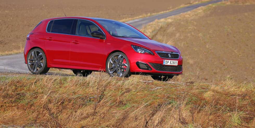 RASK: 270 hester fordelt på snaue 1300 kilo sørger for at 308 GTI kan hamle opp med biler som koster mye mer. RASK: 270 hester fordelt på snaue 1300 kilo sørger for at 308 GTI kan hamle opp med biler som koster mye mer.