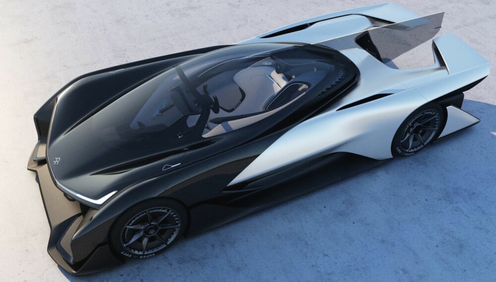 EKSTREMT DESIGN: Designet er ekstremt. Akkurat som ytelsene. 0-100 km/t skal gå unna på under tre sekunder, og toppfarten er over 320 km/t. EKSTREMT DESIGN: Designet er ekstremt. Akkurat som ytelsene. 0-100 km/t skal gå unna på under tre sekunder, og toppfarten er over 320 km/t.
