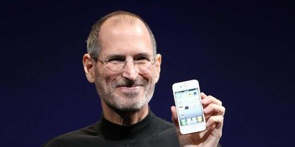 3,5 tommer: iPhone 4 var den siste iPhone med 3,5 tommers skjerm. Etter at Jobs døde vokste iPhone 5 til 4 tommer, før den med med iPhone 6 og 6 Plus ble 4,7 og 5,5 tommer. Ville Jobs ha gått med på det? 3,5 tommer: iPhone 4 var den siste iPhone med 3,5 tommers skjerm. Etter at Jobs døde vokste iPhone 5 til 4 tommer, før den med med iPhone 6 og 6 Plus ble 4,7 og 5,5 tommer. Ville Jobs ha gått med på det?
