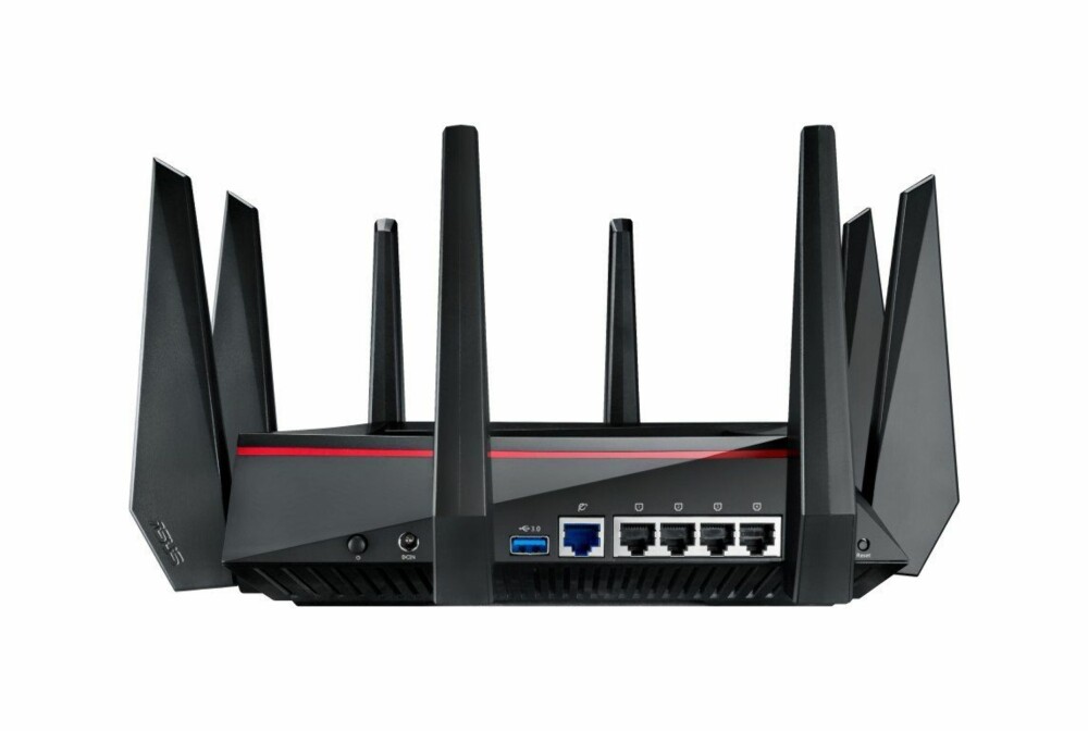 BAKSIDEN: Her finner du de vanlige LAN- og WAN-portene, i tillegg til en USB 3.0-port. BAKSIDEN: Her finner du de vanlige LAN- og WAN-portene, i tillegg til en USB 3.0-port.