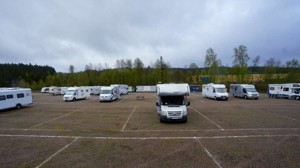 I STARTGROPA: På Gekås Ullareds egen bobilplass står et betydelig antall bobiler selv en sur tirsdags morgen utenfor høysesongen.
I STARTGROPA: På Gekås Ullareds egen bobilplass står et betydelig antall bobiler selv en sur tirsdags morgen utenfor høysesongen.