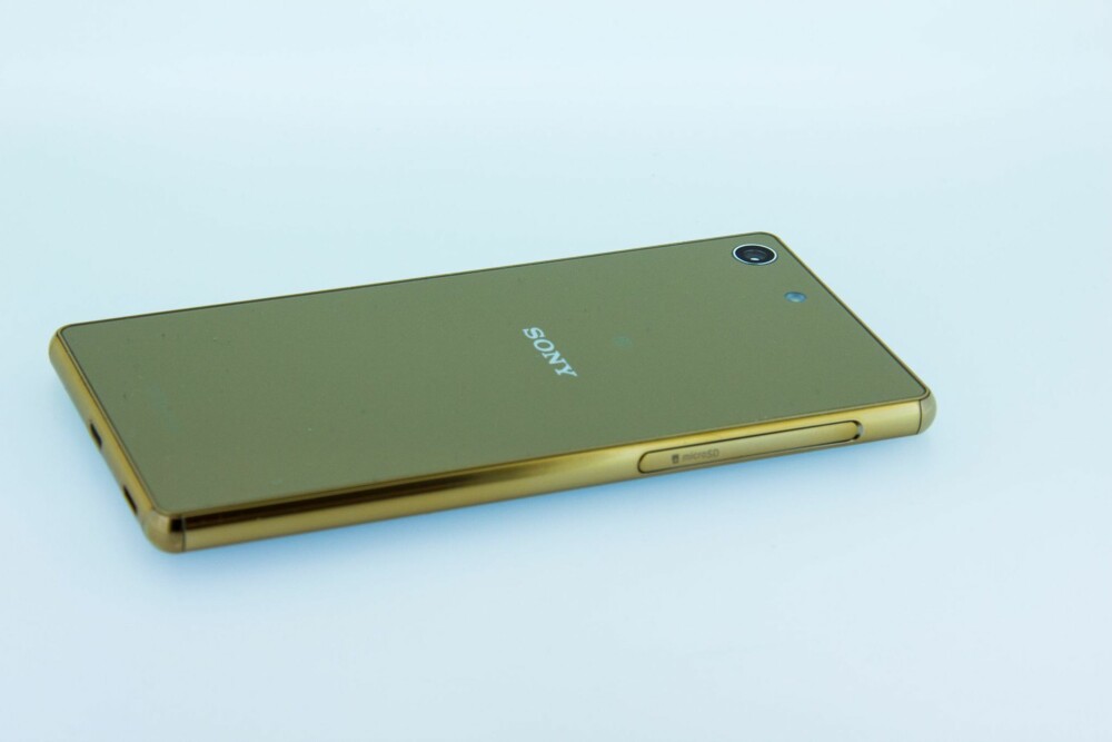 GULL: Sony Xperia M5 kan du kjøpe i ulike farger - inkludert en i "gull". GULL: Sony Xperia M5 kan du kjøpe i ulike farger - inkludert en i "gull".