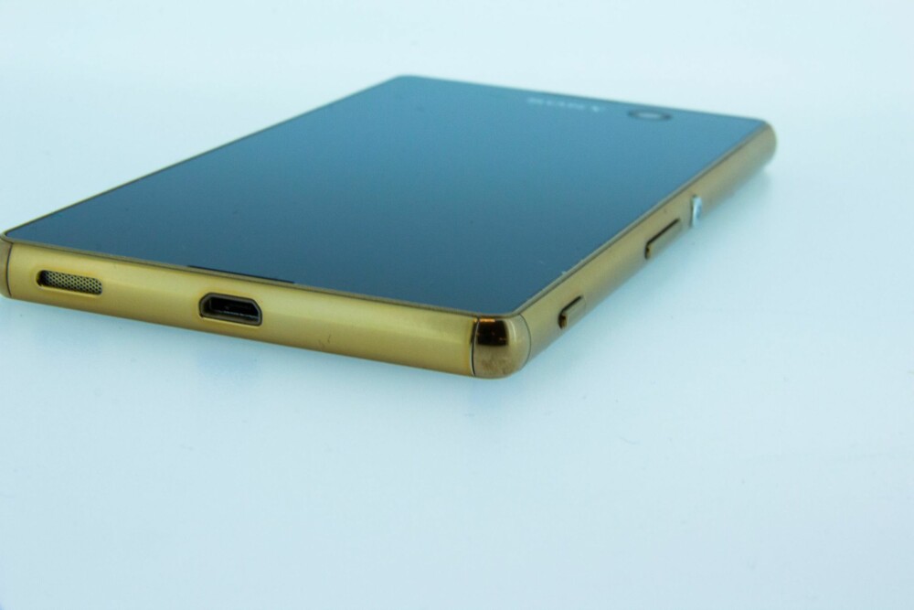 NESTEN EN TOPPMOBIL: Sony Xperia M5 har på mange områder spesifikasjoner som en toppmobil, men prislappen er ikke like høy. NESTEN EN TOPPMOBIL: Sony Xperia M5 har på mange områder spesifikasjoner som en toppmobil, men prislappen er ikke like høy.
