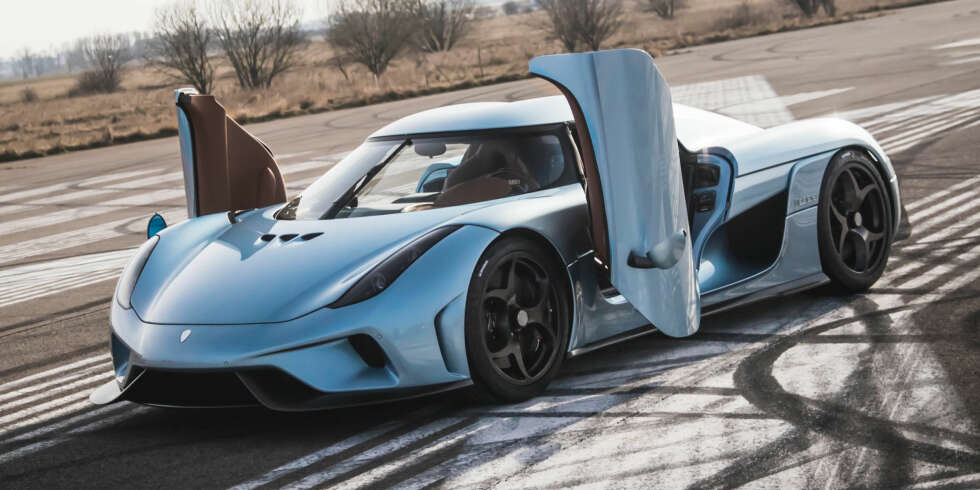 EGG: Koenigsegg Regera har en hybrid drivlinje, men ikke tradisjonelle forstand. Den har Koenigseggs egenutviklede Koenigsegg Direct Drive Transmission (KDD) der forbrenningsmotoren er direktekoblet til bakhjulene. Den har ingen tradisjonell girkasse, men ytelsene er i høyeste grad til stede. Systemet produserer over 1500 hk og et dreiemoment på 2000 Nm. FOTO: Koenigsegg EGG: Koenigsegg Regera har en hybrid drivlinje, men ikke tradisjonelle forstand. Den har Koenigseggs egenutviklede Koenigsegg Direct Drive Transmission (KDD) der forbrenningsmotoren er direktekoblet til bakhjulene. Den har ingen tradisjonell girkasse, men ytelsene er i høyeste grad til stede. Systemet produserer over 1500 hk og et dreiemoment på 2000 Nm. FOTO: Koenigsegg