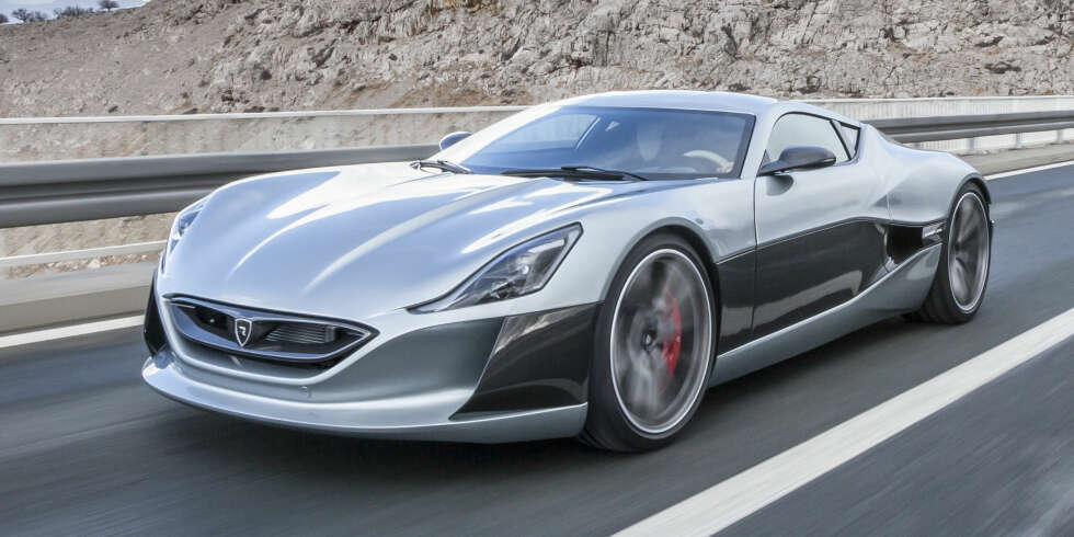 RIMAC: Produksjonsklare Concept_One fra kroatiske Rimac er ifølge selskapet verdens første helektriske hyperbil. Den har fire elektriske motorer som til sammen utvikler 1088 hk og 1600 Nm. Den skal greie 0-100 på 2,6 sekunder og 0-300 på 14,2 sekunder. FOTO: Rimac RIMAC: Produksjonsklare Concept_One fra kroatiske Rimac er ifølge selskapet verdens første helektriske hyperbil. Den har fire elektriske motorer som til sammen utvikler 1088 hk og 1600 Nm. Den skal greie 0-100 på 2,6 sekunder og 0-300 på 14,2 sekunder. FOTO: Rimac