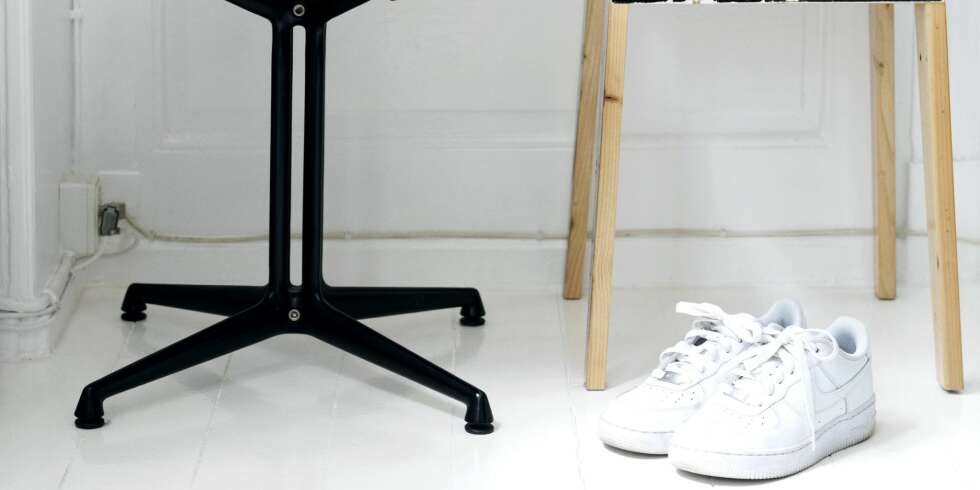 HVITE SNEAKERS!: Anne Sofie Møller har sikret seg et par freshe hvite sneakers fra Nike denne sesongen. HVITE SNEAKERS!: Anne Sofie Møller har sikret seg et par freshe hvite sneakers fra Nike denne sesongen.