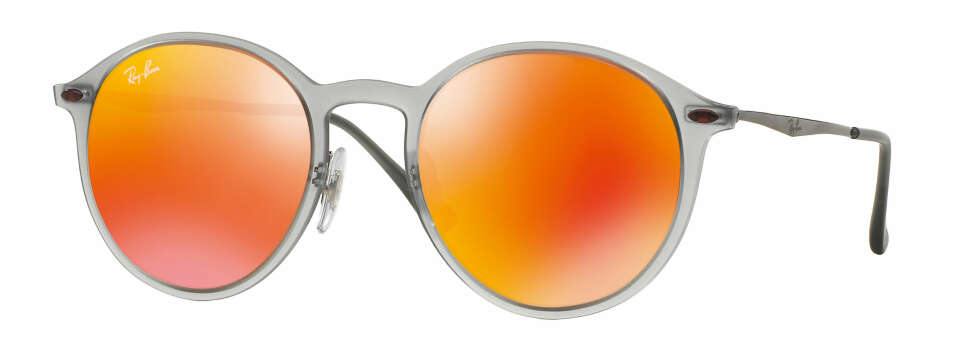 Solbriller fra Ray-Ban, kr 1475. Solbriller fra Ray-Ban, kr 1475.