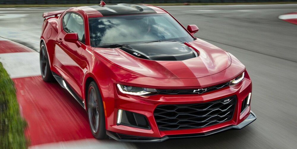 SVÆRT RASK: Ser vi til Corvette Z06, som på papiret er ganske lik, skal vi ikke se bort fra en 0-100 km/t-tid på rundt tre sekunder for Camaro ZL1. SVÆRT RASK: Ser vi til Corvette Z06, som på papiret er ganske lik, skal vi ikke se bort fra en 0-100 km/t-tid på rundt tre sekunder for Camaro ZL1.