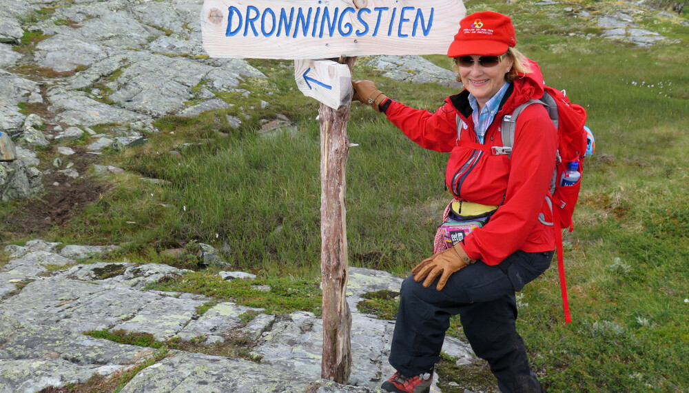 INSPIRASJON: Så du reportasjen om dronning Sonja i påskenummeret? Vi i Hjemmets redaksjon lot oss inspirere av H. M. Dronning Sonjas turglede og sparker i gang en gåaksjon. INSPIRASJON: Så du reportasjen om dronning Sonja i påskenummeret? Vi i Hjemmets redaksjon lot oss inspirere av H. M. Dronning Sonjas turglede og sparker i gang en gåaksjon.