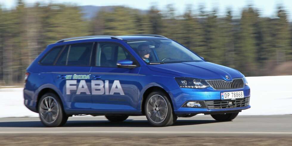 HERLIG MOTOR: Testbilen har en topp moderne 1,2-liters bensinturbomotor med 110 hk, og en minst like moderne automatkasse med hele sju trinn. Dette fungerer perfekt i bilen. HERLIG MOTOR: Testbilen har en topp moderne 1,2-liters bensinturbomotor med 110 hk, og en minst like moderne automatkasse med hele sju trinn. Dette fungerer perfekt i bilen.