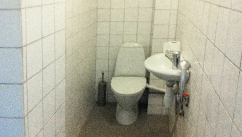 Å dusje fra vasken var ikke en holdbar
løsning, så familien bestemte
seg for å rive ned badet og bygge
nytt. Det er en mye større jobb enn å
bare pusse opp, men noen ganger
er det verd kostnaden og innsatsen. Å dusje fra vasken var ikke en holdbar
løsning, så familien bestemte
seg for å rive ned badet og bygge
nytt. Det er en mye større jobb enn å
bare pusse opp, men noen ganger
er det verd kostnaden og innsatsen.