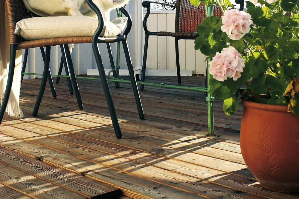 Det er mye du trenger håndverkere til, men å legge terrasse er ikke noe hokus pokus. Det er mye du trenger håndverkere til, men å legge terrasse er ikke noe hokus pokus.