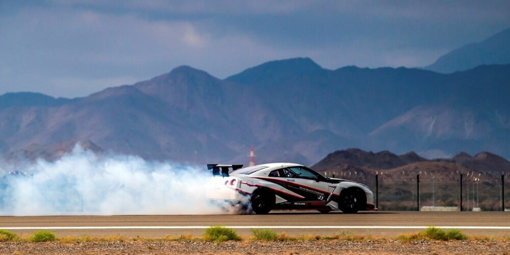 EFFEKTSTINN: Den twinturbomatede 3,8-liters V6-eren i GT-R tunet opp til 1380 hestekrefter. EFFEKTSTINN: Den twinturbomatede 3,8-liters V6-eren i GT-R tunet opp til 1380 hestekrefter.