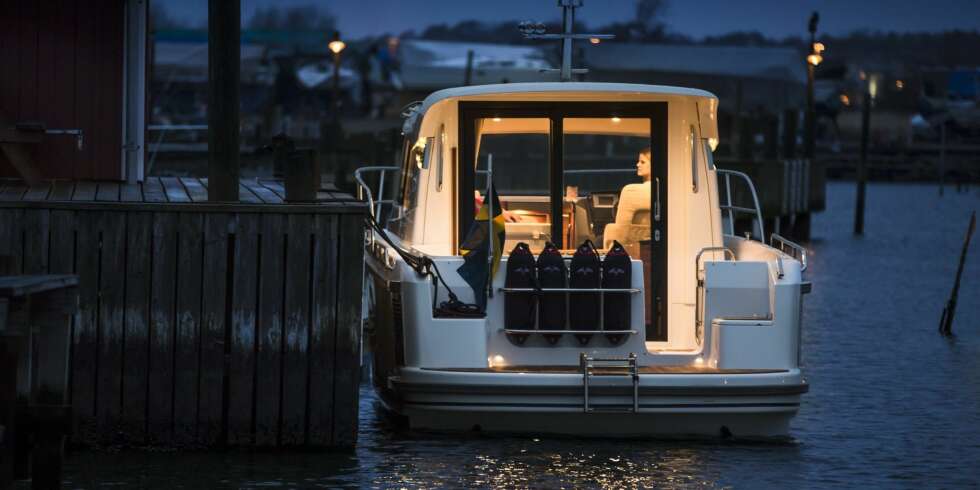 FAMILIEBÅT: Nimbus er kjent for å levere kvalitet med fokus på sosiale familieturer. Fjorårsnyheten 305 Coupé er intet unntak i så måte. FAMILIEBÅT: Nimbus er kjent for å levere kvalitet med fokus på sosiale familieturer. Fjorårsnyheten 305 Coupé er intet unntak i så måte.