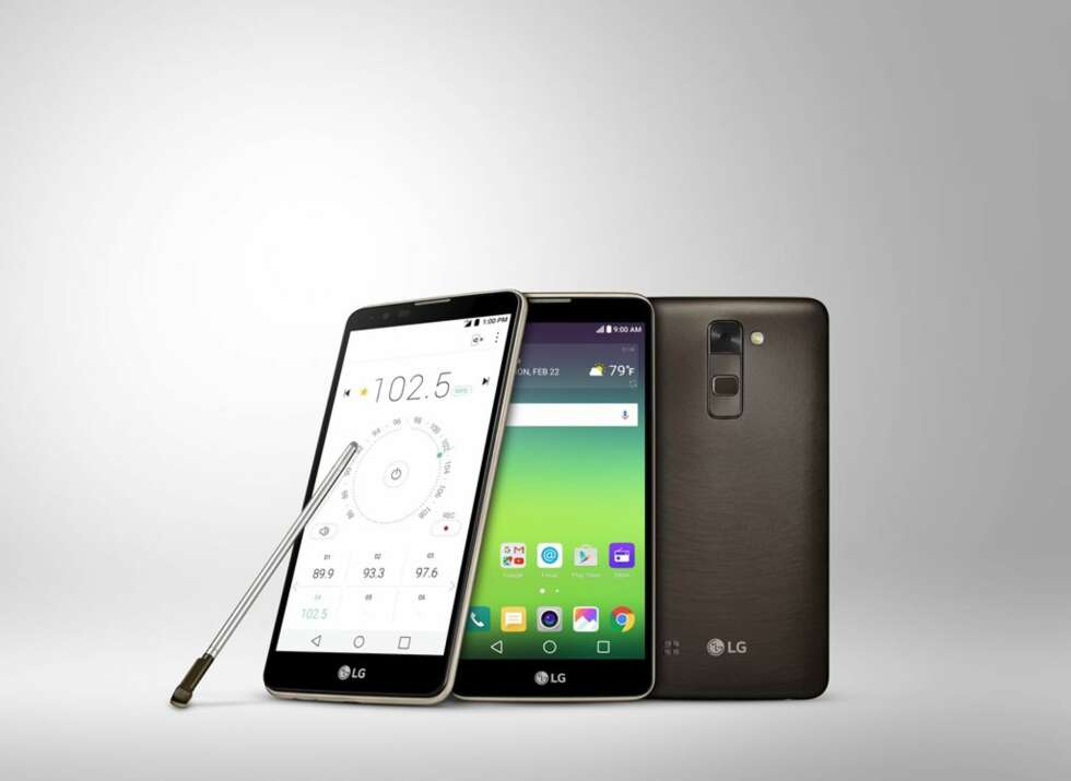 STYLUS: LG Stylus 2 har fått plass til pennen inne i mobilkroppen. Når pennen tas ut aktiveres en hurtigmeny. Det gjør at man raskt kan ta et notat eller lage en skissetegning. STYLUS: LG Stylus 2 har fått plass til pennen inne i mobilkroppen. Når pennen tas ut aktiveres en hurtigmeny. Det gjør at man raskt kan ta et notat eller lage en skissetegning.