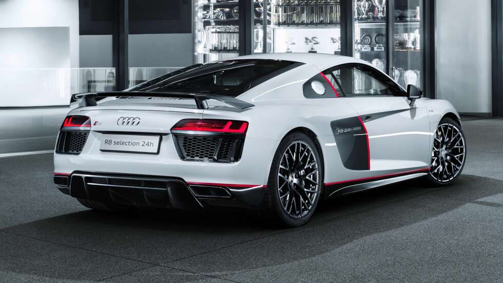 RASK: Motoren i R8-en produserer 610 hk og et dreiemoment på 560 Nm RASK: Motoren i R8-en produserer 610 hk og et dreiemoment på 560 Nm