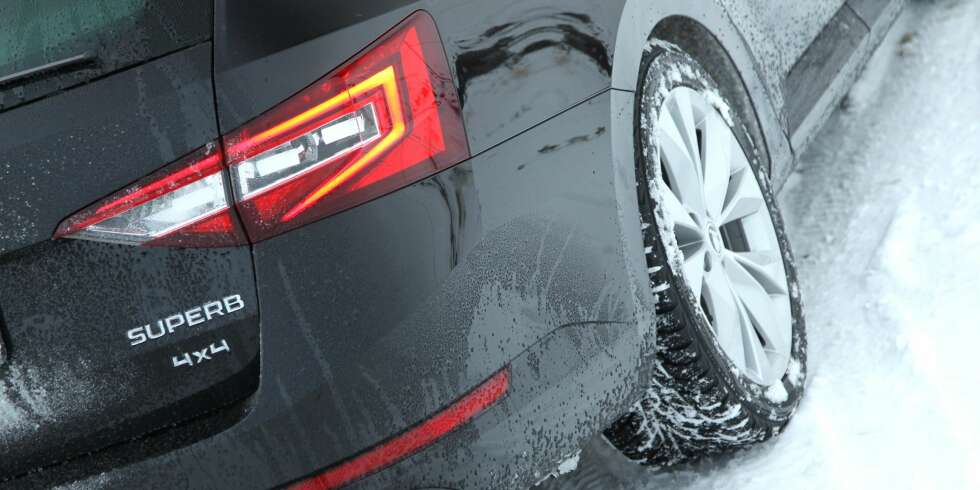 SVÆRT POPULÆRT: Firehjulsdrift er blitt et «må ha» fra og med mellomstor SUV. For SUV-er fra prestisjemerker må også de minste, som BMW X1, ha firehjulsdrift. SVÆRT POPULÆRT: Firehjulsdrift er blitt et «må ha» fra og med mellomstor SUV. For SUV-er fra prestisjemerker må også de minste, som BMW X1, ha firehjulsdrift.