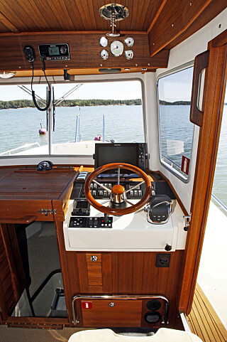TRADISJONEN TRO: Førermiljøet blir ikke mer klassisk Targa enn dette (Foto: Kari Wilén/Finnboat). TRADISJONEN TRO: Førermiljøet blir ikke mer klassisk Targa enn dette (Foto: Kari Wilén/Finnboat).
