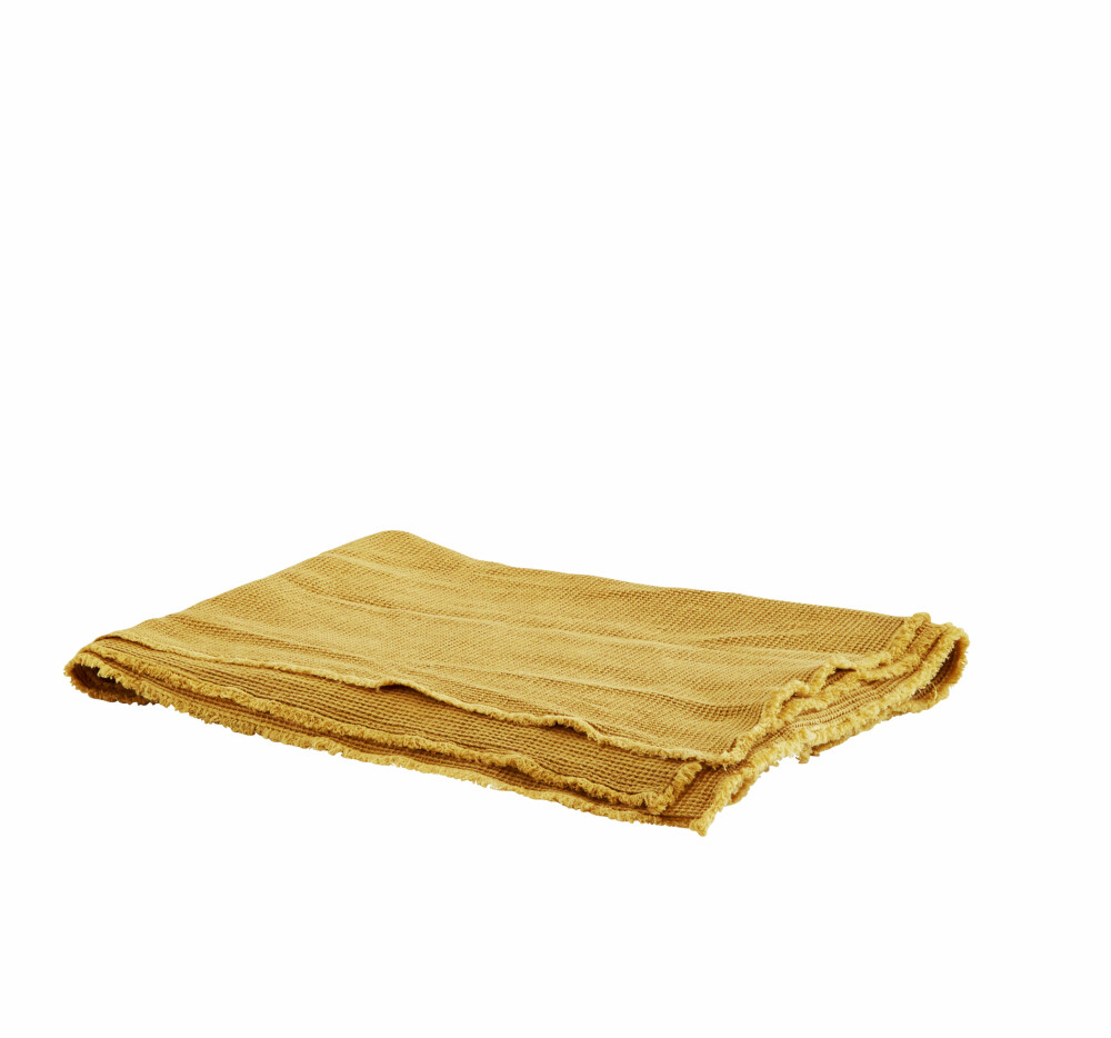 Okergult pledd fra Madam Stoltz, kr 499. Okergult pledd fra Madam Stoltz, kr 499.