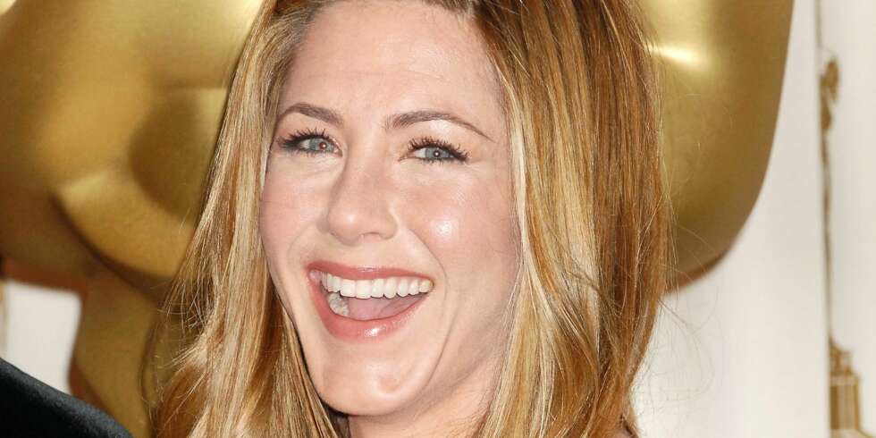 MYE Å SMILE AV: Jennifer Aniston er endelig trygg på seg selv. Superstjernen sier at det er en langsom prosess å bli lykkelig. MYE Å SMILE AV: Jennifer Aniston er endelig trygg på seg selv. Superstjernen sier at det er en langsom prosess å bli lykkelig.