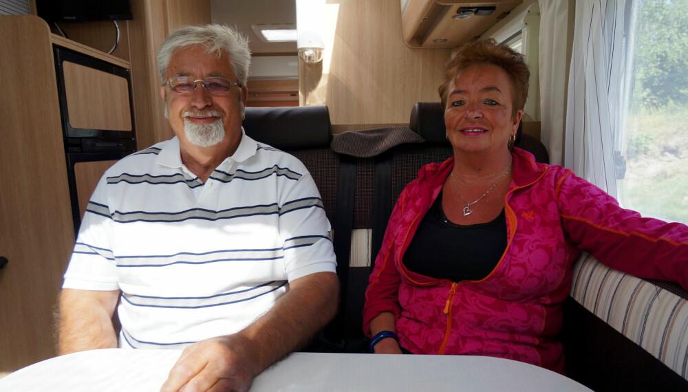 FUNKSJONELT: Rita Thomassen og Kjell Jakobsen valgte Norges mest populære innstegsmodell. De trives godt med det enkle og funksjonelle. FUNKSJONELT: Rita Thomassen og Kjell Jakobsen valgte Norges mest populære innstegsmodell. De trives godt med det enkle og funksjonelle.