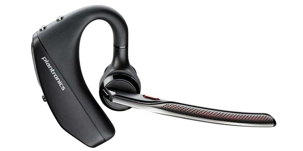 Nyvinninger: Plantronics Voyager 5200-serien har fått flere nyvinninger for å levere bedre handsfrisamtaler gjennom hele arbeidsdagen. Nyvinninger: Plantronics Voyager 5200-serien har fått flere nyvinninger for å levere bedre handsfrisamtaler gjennom hele arbeidsdagen.