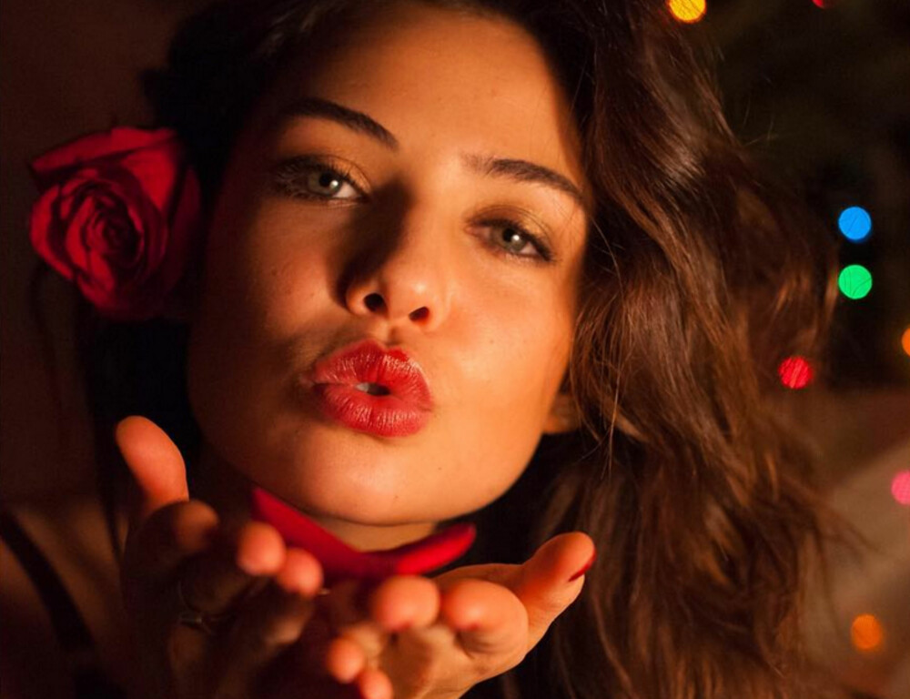 Danielle Campbell på Instagram. Danielle Campbell på Instagram.