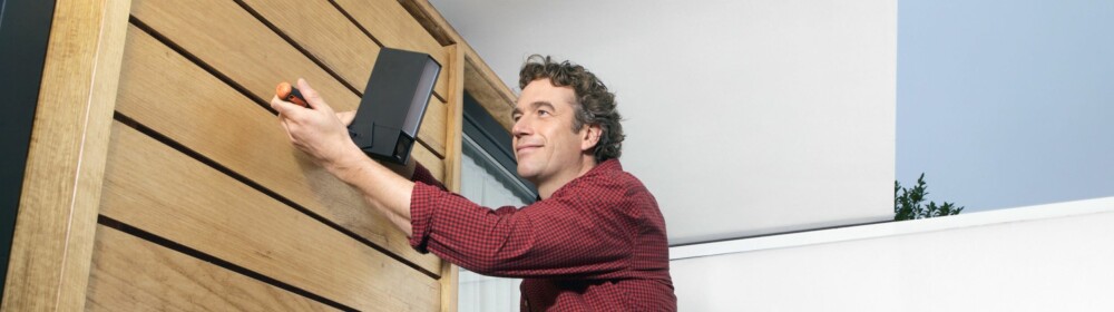 MONTERING: Netatmo lover at Presence skal være enkel å montere, og kan dessuten erstatte et vanlig utelys. MONTERING: Netatmo lover at Presence skal være enkel å montere, og kan dessuten erstatte et vanlig utelys.