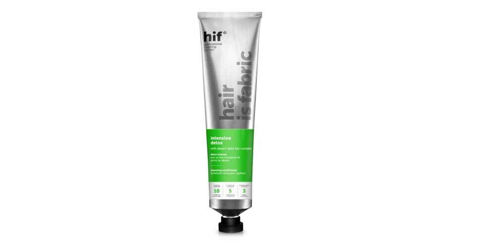 PÅ HÅRET: Håret har kanskje begynt å bli litt mer crispy enn det er mykt? Sørg da for at hårpleien din både er fuktighetsgivende, så vel som rensende. Intense Detox rensende balsam fra HiF, kr 260. PÅ HÅRET: Håret har kanskje begynt å bli litt mer crispy enn det er mykt? Sørg da for at hårpleien din både er fuktighetsgivende, så vel som rensende. Intense Detox rensende balsam fra HiF, kr 260.