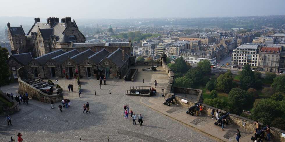 ATTRAKSJONER: Edinburgh Castle og gamlebyen må du få med deg. ATTRAKSJONER: Edinburgh Castle og gamlebyen må du få med deg.