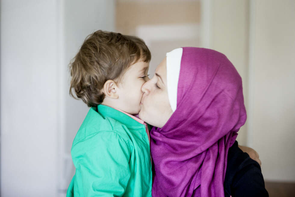 MAMMAS SKATT: - Taim sluttet å snakke like før vi flyttet fra Syria. Han ville bare være alene, ville ikke kommunisere. Men han har åpnet seg etter at vi kom hit. Det er godt å se. MAMMAS SKATT: - Taim sluttet å snakke like før vi flyttet fra Syria. Han ville bare være alene, ville ikke kommunisere. Men han har åpnet seg etter at vi kom hit. Det er godt å se.