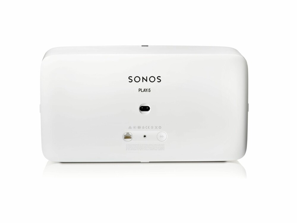RENT DESIGN: Sonos Play:5 har fått et typisk rent og pent Sonos-design. RENT DESIGN: Sonos Play:5 har fått et typisk rent og pent Sonos-design.