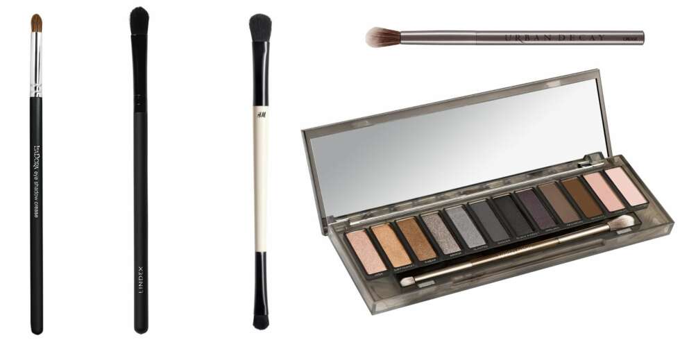 TIL ØYENSKYGGE (f.v.): IsaDora Eye Shadow Crease Brush, kr 89. Lindex Eyeshadow Brush, kr 39,50. H&M Eye Shadow Brush, kr 49,50. Urban Decay Good Karma Crease Brush, kr 175. Urban Decay Naked Smoky Palette, kr 430. TIL ØYENSKYGGE (f.v.): IsaDora Eye Shadow Crease Brush, kr 89. Lindex Eyeshadow Brush, kr 39,50. H&M Eye Shadow Brush, kr 49,50. Urban Decay Good Karma Crease Brush, kr 175. Urban Decay Naked Smoky Palette, kr 430.