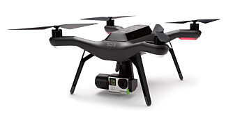 NYKOMMER: 3D Robotics er en ny drone på markedet som tar sikte på å utfordre DJI. SPrisen med gimbal er likevel litt høyere enn for DJI Phantom 3 Professional. NYKOMMER: 3D Robotics er en ny drone på markedet som tar sikte på å utfordre DJI. SPrisen med gimbal er likevel litt høyere enn for DJI Phantom 3 Professional.