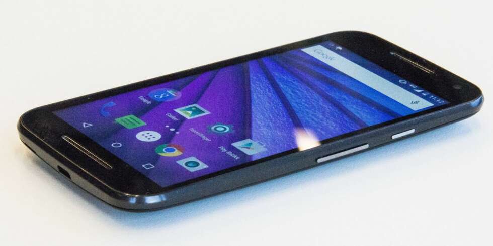 ROBUST: Motorola Moto G har en del robuste egenskaper, som at den er vanntett og er utstyrt med Corning Gorilla Glass. ROBUST: Motorola Moto G har en del robuste egenskaper, som at den er vanntett og er utstyrt med Corning Gorilla Glass.