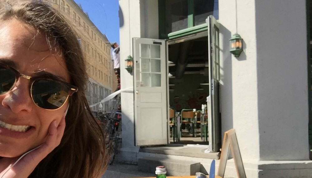 ENSOMT: Journalist i Det Nye Linn Isaksen synes ikke det var spesielt hyggelig å spise på restaurant helt alene. ENSOMT: Journalist i Det Nye Linn Isaksen synes ikke det var spesielt hyggelig å spise på restaurant helt alene.