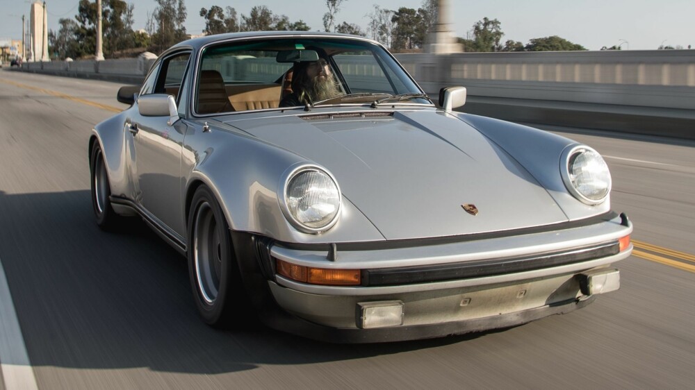 911: Ut å lufte enda en Porsche 911, denne gangen en Turbo. 911: Ut å lufte enda en Porsche 911, denne gangen en Turbo.
