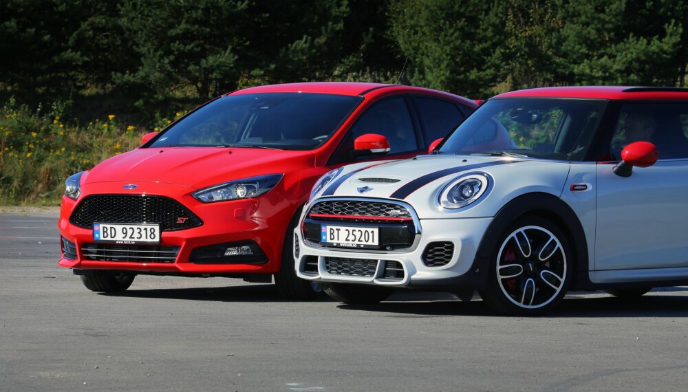 HISSIGPROPPER: Med godt over 200 hester under panseret flytter både Mini JCW og Ford Focus ST seg mer enn bra nok. HISSIGPROPPER: Med godt over 200 hester under panseret flytter både Mini JCW og Ford Focus ST seg mer enn bra nok.