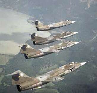 Bare i 1965 mistet tyske Luftwaffe 17 Starfighter jagerpiloter. Klaus Lehnert var en av dem da han styrtet ved Narvik. Bare i 1965 mistet tyske Luftwaffe 17 Starfighter jagerpiloter. Klaus Lehnert var en av dem da han styrtet ved Narvik.