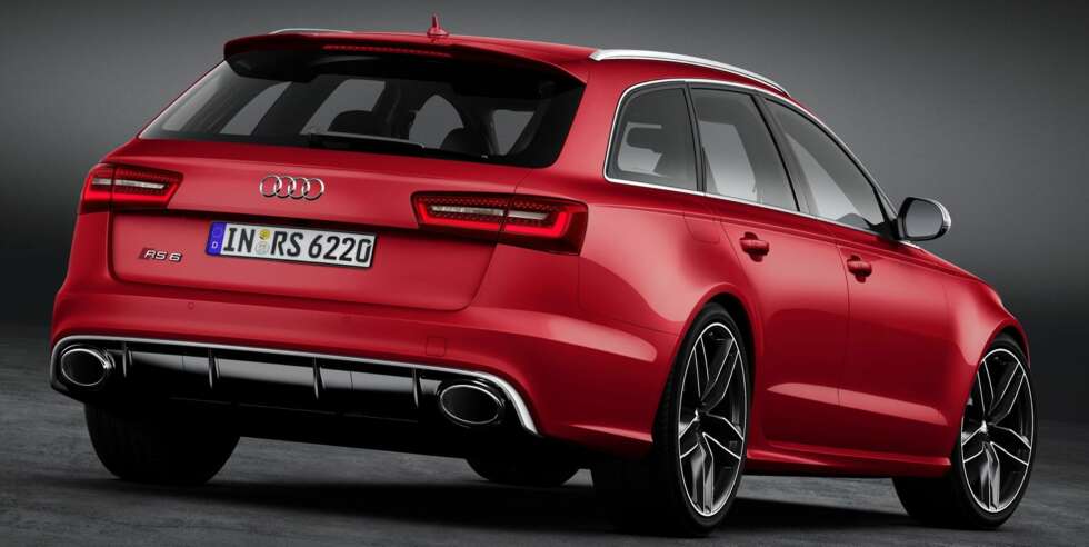 RESSURSSTERK: V8-motoren med to turboer gir toppfart på inntil 305 km/t. FOTO: Audi RESSURSSTERK: V8-motoren med to turboer gir toppfart på inntil 305 km/t. FOTO: Audi