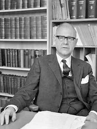 Statsadvokat L. J. Dorenfeldt aktorerte saken og tok mange snarveier. Statsadvokat L. J. Dorenfeldt aktorerte saken og tok mange snarveier.