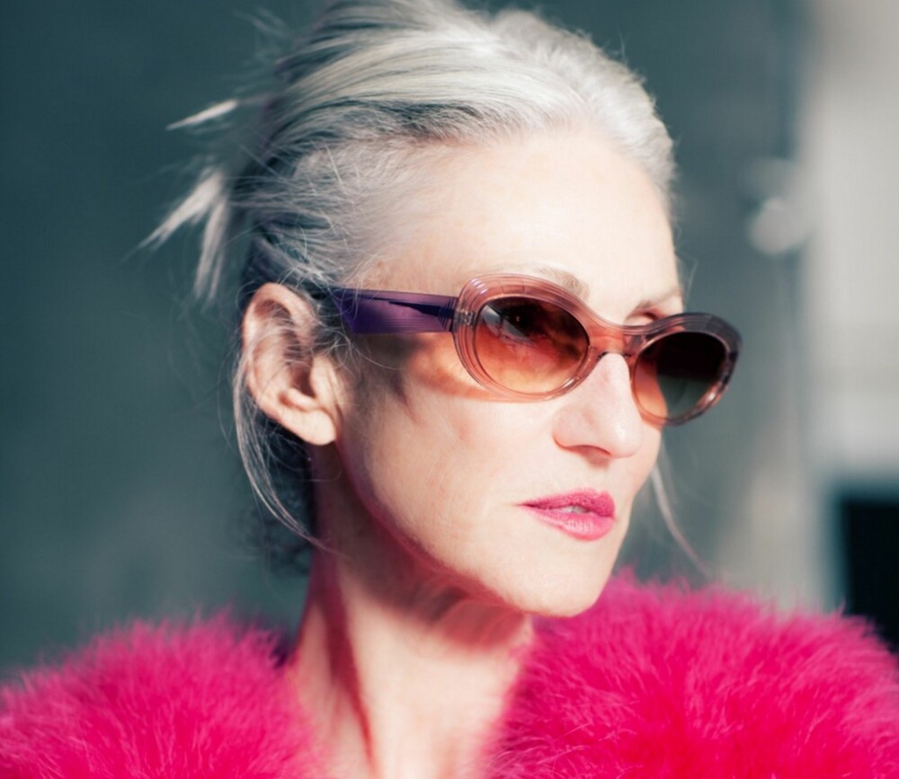 HJEMMELAGET: Linda Rodin (65) bestemte seg for å kombinere alle sine favorittoljer og kom opp med en av tidenes mest populære ansiktsoljer. Men; er den virkelig så god som alle skal ha det til? HJEMMELAGET: Linda Rodin (65) bestemte seg for å kombinere alle sine favorittoljer og kom opp med en av tidenes mest populære ansiktsoljer. Men; er den virkelig så god som alle skal ha det til?